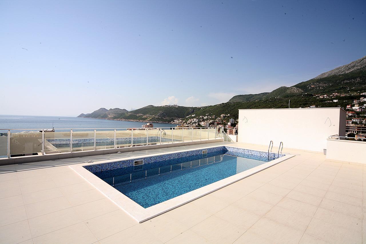 Sea Star Apartment Dobra Voda Exterior foto