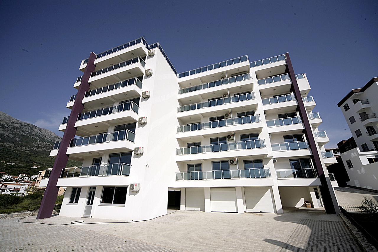 Sea Star Apartment Dobra Voda Exterior foto