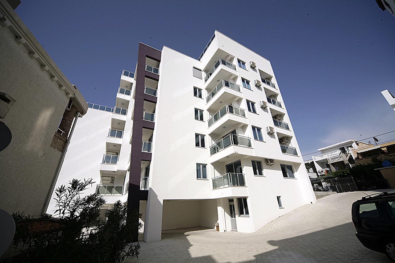 Sea Star Apartment Dobra Voda Exterior foto
