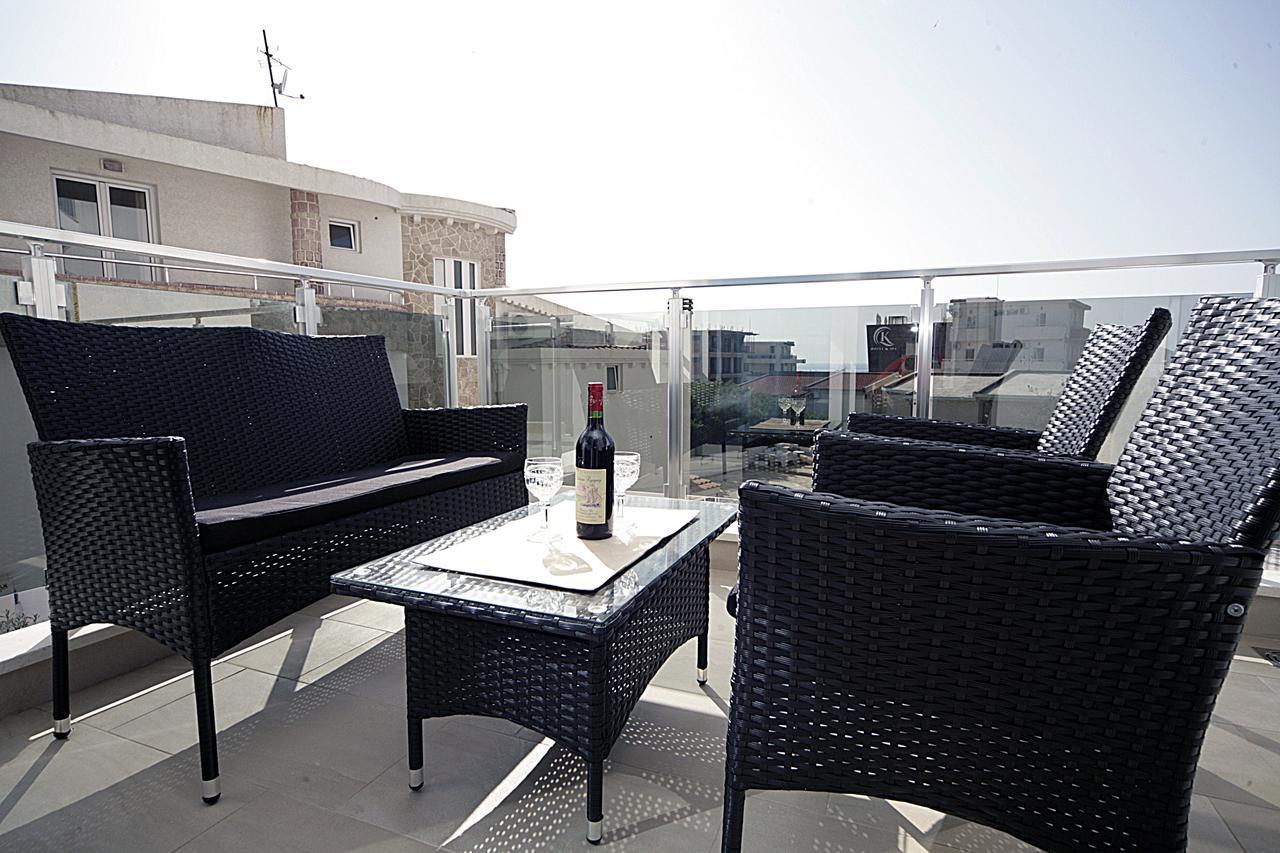 Sea Star Apartment Dobra Voda Exterior foto